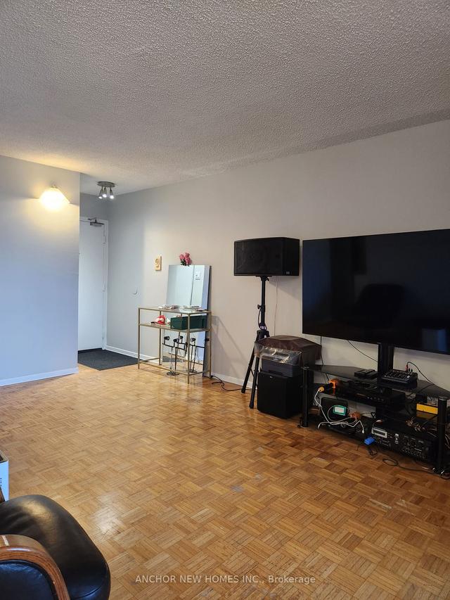 724 - 4645 Jane St, Condo with 2 bedrooms, 1 bathrooms and 1 parking in Toronto ON | Image 7