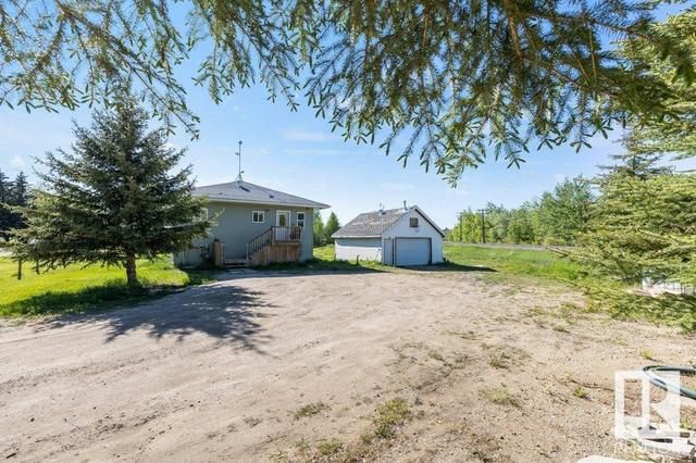 47 - 24400 Twp Rd 552, House detached with 4 bedrooms, 2 bathrooms and null parking in Sturgeon County AB | Image 38