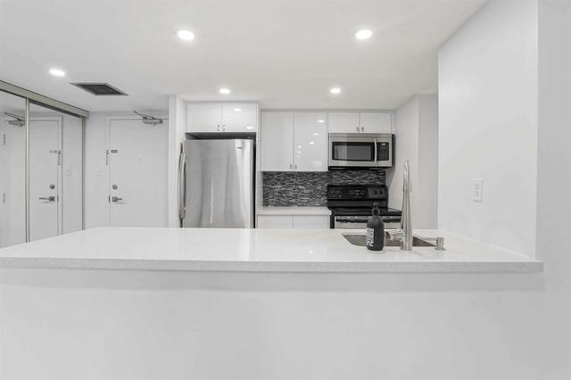 412 - 701 King St W, Condo with 2 bedrooms, 2 bathrooms and 1 parking in Toronto ON | Image 25