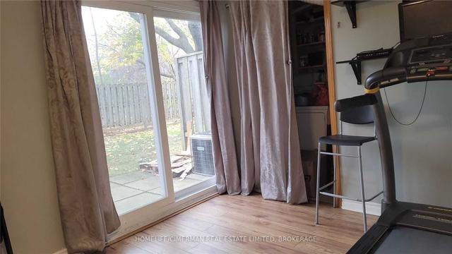 1680 John St, Townhouse with 3 bedrooms, 2 bathrooms and 2 parking in Markham ON | Image 9