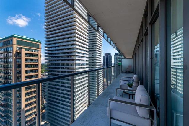 3007 - 33 Charles St E, Condo with 2 bedrooms, 1 bathrooms and 1 parking in Toronto ON | Image 11
