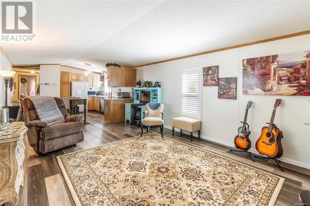 3800 King Arthur Dr, House other with 2 bedrooms, 1 bathrooms and 2 parking in Nanaimo BC | Image 3