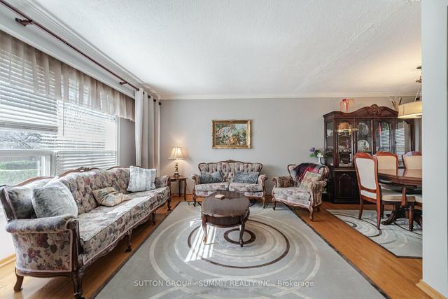 521 Wildwood Dr, House detached with 3 bedrooms, 2 bathrooms and 4 parking in Oakville ON | Image 5