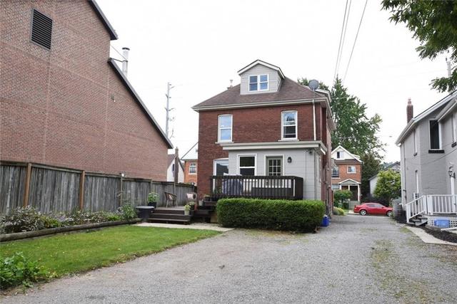 334 Charlton Avenue W, House detached with 4 bedrooms, 2 bathrooms and 3 parking in Hamilton ON | Image 5