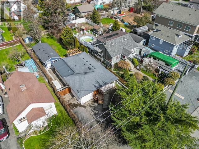 36 Hampton Rd, House detached with 4 bedrooms, 4 bathrooms and 3 parking in Saanich BC | Image 46