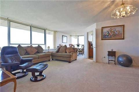 1606 - 880 Dundas St W, Condo with 2 bedrooms, 2 bathrooms and 2 parking in Mississauga ON | Image 3