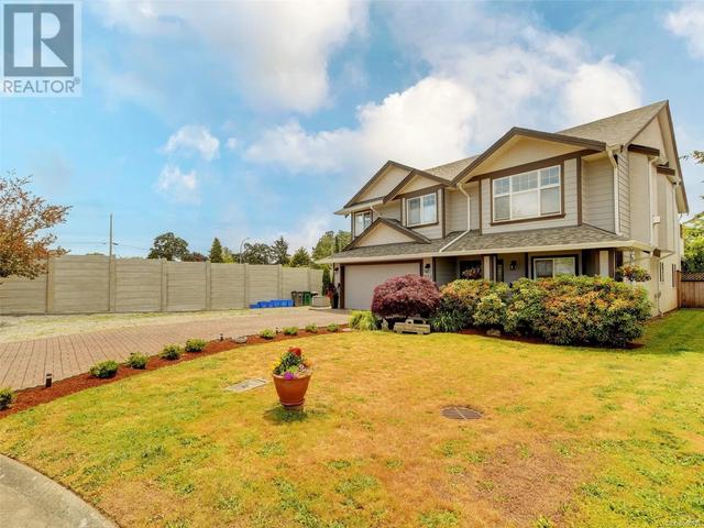 723 Lavender Ave, House detached with 6 bedrooms, 3 bathrooms and 8 parking in Saanich BC | Image 29