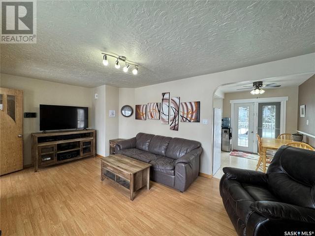 214 4th Avenue W, House detached with 3 bedrooms, 3 bathrooms and null parking in Biggar SK | Image 8