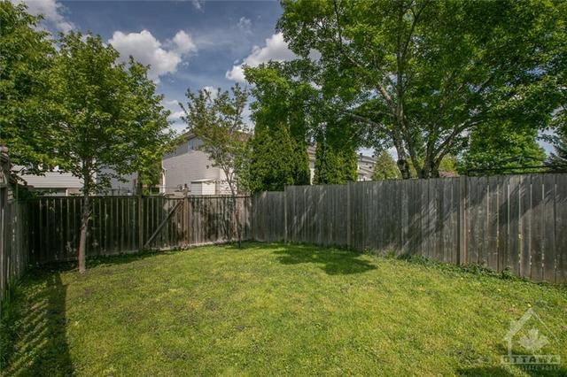 35 Grassy Plains Drive, Townhouse with 3 bedrooms, 2 bathrooms and 3 parking in Ottawa ON | Image 27