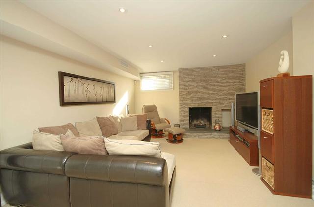 6 Barnwood Crt, House detached with 4 bedrooms, 4 bathrooms and 6 parking in Toronto ON | Image 22