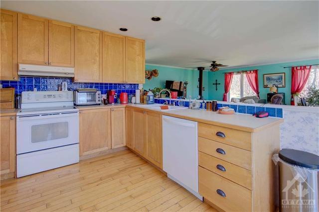 434 Mccann Road, House detached with 2 bedrooms, 2 bathrooms and 15 parking in Rideau Lakes ON | Image 15