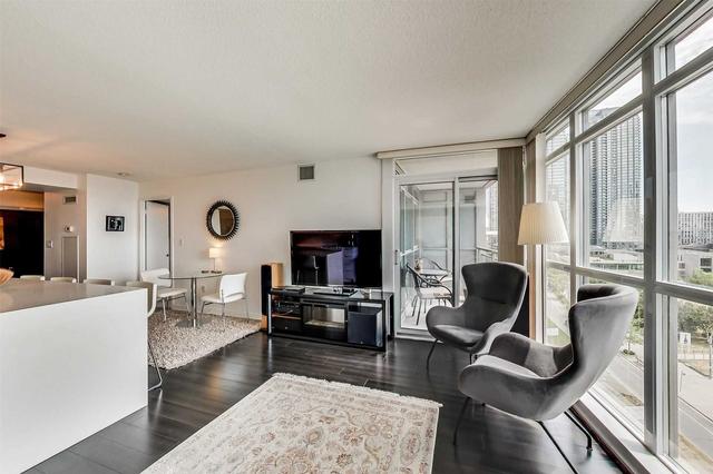 857 - 151 Dan Leckie Way, Condo with 2 bedrooms, 2 bathrooms and 1 parking in Toronto ON | Image 2
