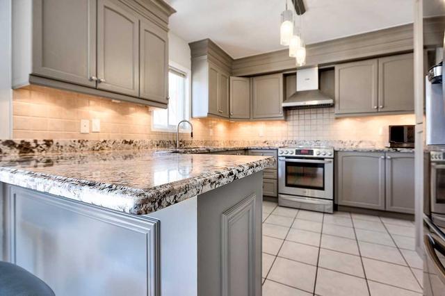 27 Sir Michael Pl, House detached with 4 bedrooms, 4 bathrooms and 4 parking in Brampton ON | Image 12