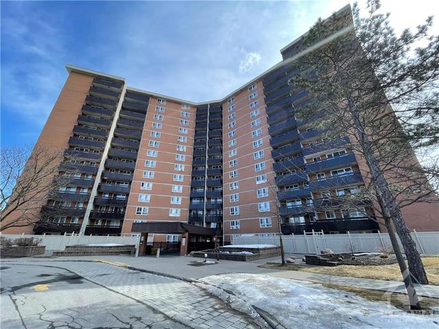 807 - 2020 Jasmine Crescent, Condo with 2 bedrooms, 1 bathrooms and 1 parking in Ottawa ON | Image 1