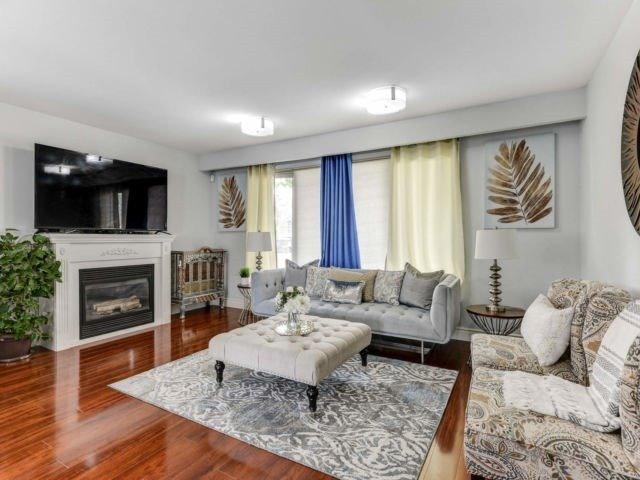 308 Bartley Bull Pkwy, House detached with 4 bedrooms, 4 bathrooms and 4 parking in Brampton ON | Image 3