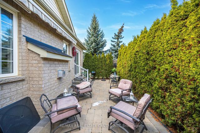 2 Calliandra Tr, Townhouse with 2 bedrooms, 3 bathrooms and 2 parking in Brampton ON | Image 25