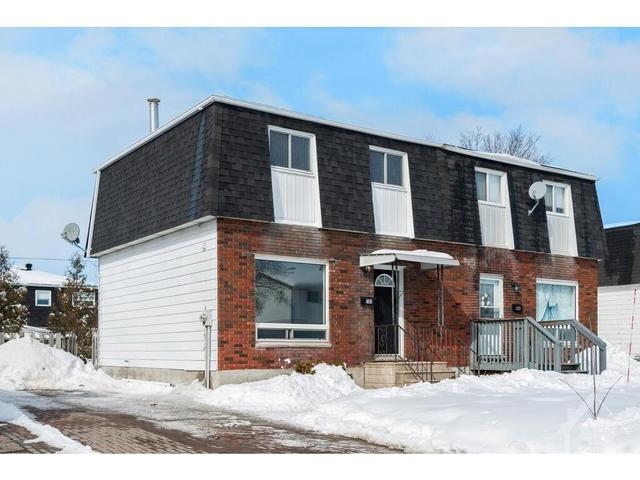185 Wilfred Crescent, Home with 3 bedrooms, 2 bathrooms and 3 parking in Arnprior ON | Image 1
