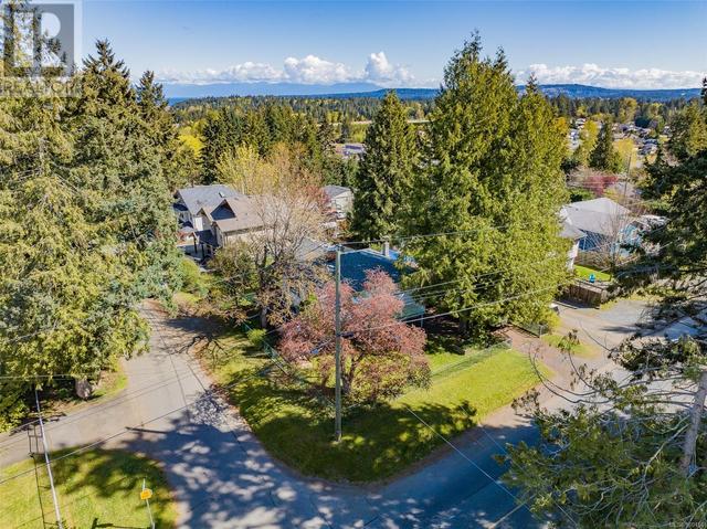 70 Roberta Rd W, House detached with 4 bedrooms, 1 bathrooms and 2 parking in Nanaimo BC | Image 35