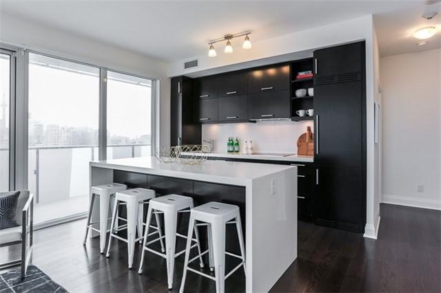 1502 - 65 St Mary St, Condo with 2 bedrooms, 2 bathrooms and 1 parking in Toronto ON | Image 6