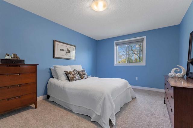 2322 Malcolm Cres, House detached with 3 bedrooms, 2 bathrooms and 3 parking in Burlington ON | Image 6