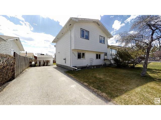 5405 12 Avenue, House detached with 3 bedrooms, 2 bathrooms and 3 parking in Edson AB | Card Image