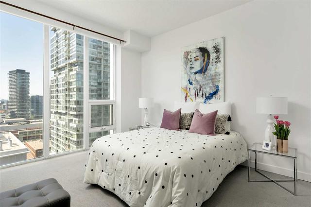 2103 - 126 Simcoe St, Condo with 2 bedrooms, 2 bathrooms and 1 parking in Toronto ON | Image 11