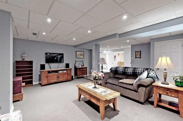97 Kennett Dr, House detached with 5 bedrooms, 5 bathrooms and 5 parking in Whitby ON | Image 24