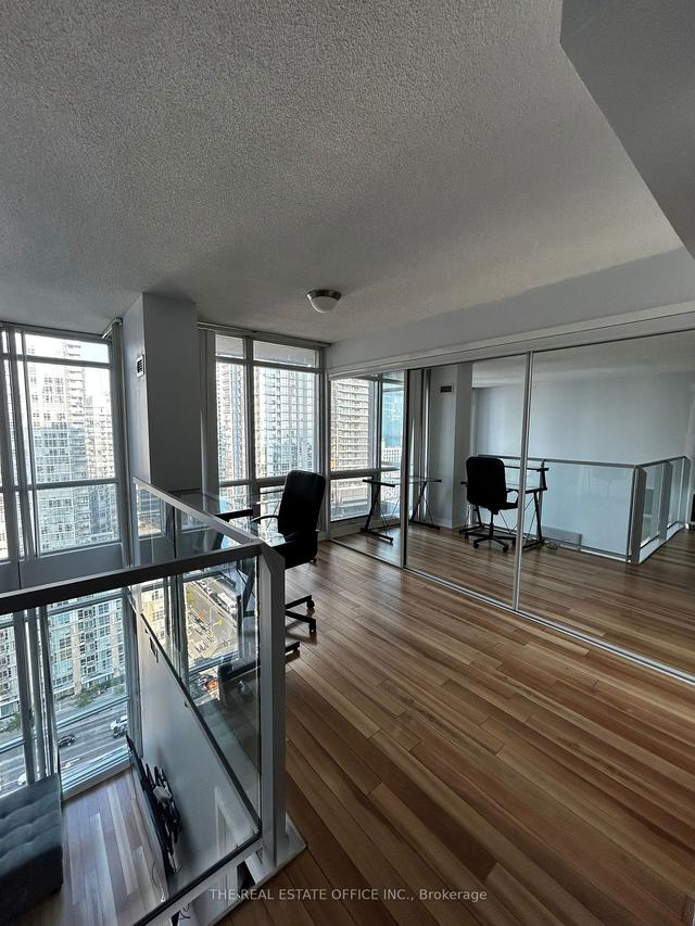 2808 - 15 Fort York Blvd, Condo with 2 bedrooms, 2 bathrooms and 1 parking in Toronto ON | Image 7