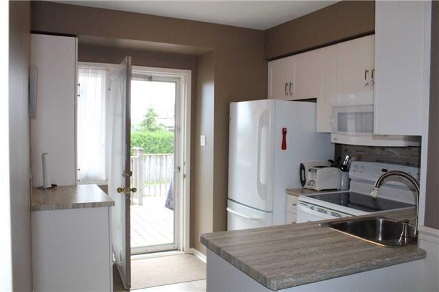 104 Glenashton Dr, House attached with 2 bedrooms, 2 bathrooms and 2 parking in Oakville ON | Image 5