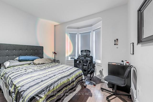 691 Ossington Ave, House detached with 3 bedrooms, 3 bathrooms and 1 parking in Toronto ON | Image 16