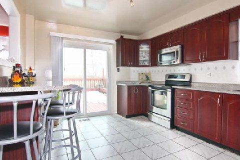 364 Laurentian Ave, House detached with 3 bedrooms, 4 bathrooms and 4 parking in Mississauga ON | Image 6