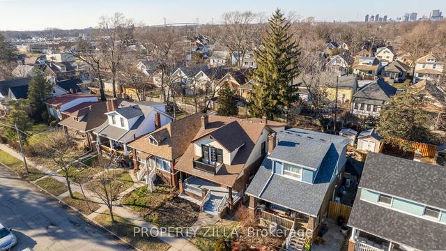 418 Wahketa St, House detached with 5 bedrooms, 3 bathrooms and 0 parking in Windsor ON | Image 27