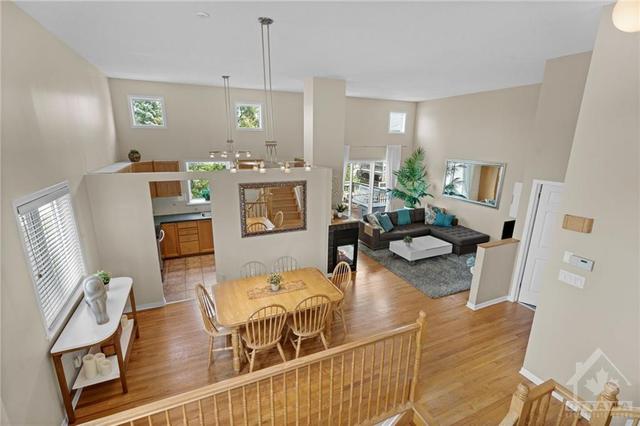 211 Gladeview Private, Townhouse with 2 bedrooms, 3 bathrooms and 4 parking in Ottawa ON | Image 3
