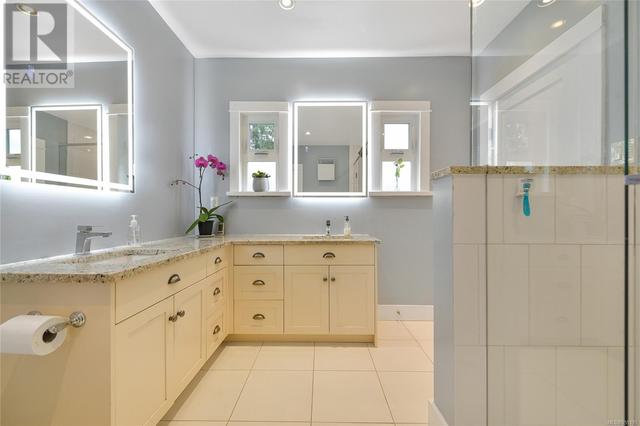Bright and spacious primary ensuite. | Image 16