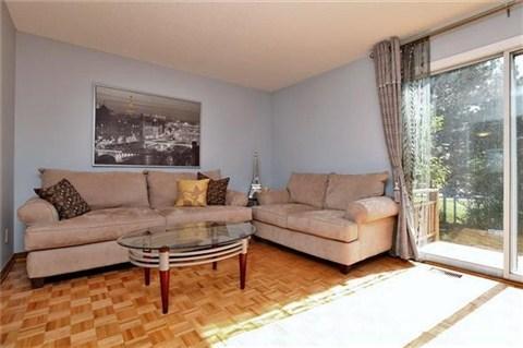 24 Eagleview Cres, House detached with 3 bedrooms, 5 bathrooms and 4 parking in Toronto ON | Image 3