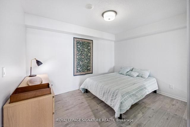926 - 38 Joe Shuster Way, Condo with 2 bedrooms, 1 bathrooms and 0 parking in Toronto ON | Image 2