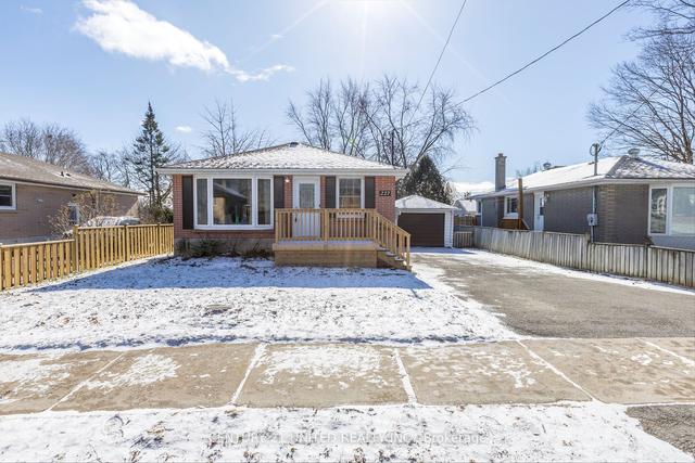 227 Lee St, House detached with 3 bedrooms, 2 bathrooms and 4 parking in Peterborough ON | Image 34