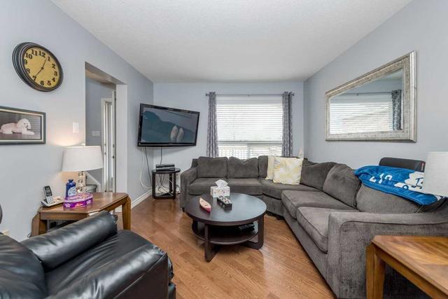 184 Kozlov St, House detached with 3 bedrooms, 2 bathrooms and 3 parking in Barrie ON | Image 5