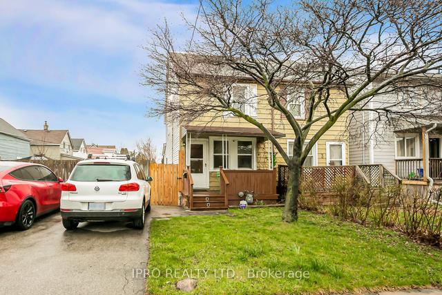 1 Morris Ave, House semidetached with 2 bedrooms, 1 bathrooms and 3 parking in Hamilton ON | Image 1