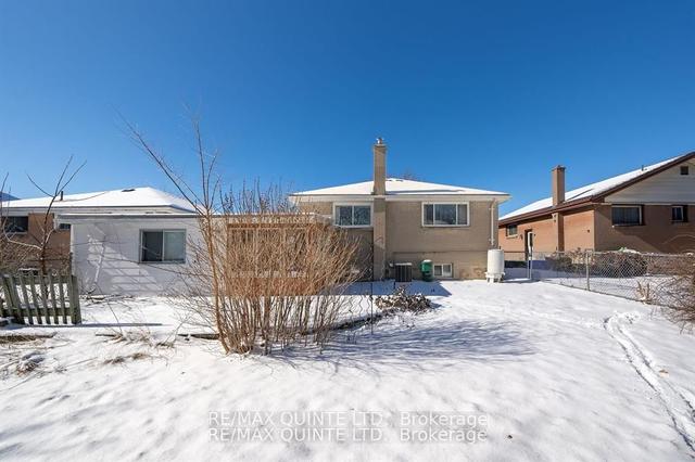 59 Sinclair St, House detached with 3 bedrooms, 1 bathrooms and 3 parking in Belleville ON | Image 27