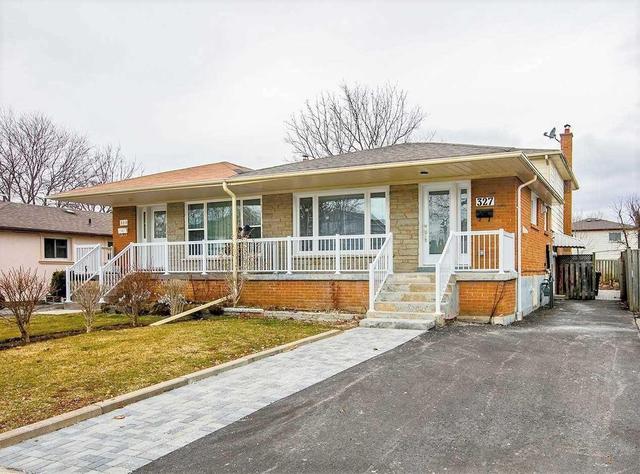Upper - 327 Montego Rd, House semidetached with 3 bedrooms, 1 bathrooms and 2 parking in Mississauga ON | Image 1
