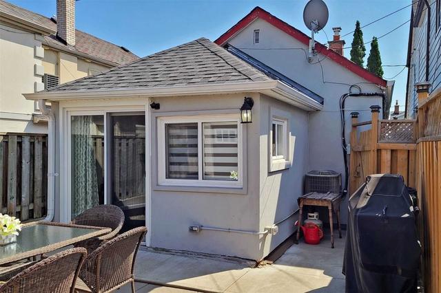 66 Teignmouth Ave, House detached with 2 bedrooms, 2 bathrooms and 2 parking in Toronto ON | Image 27