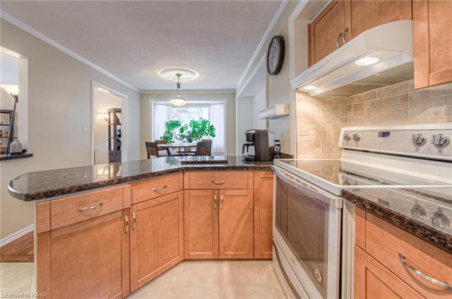 123 Sandsprings Crescent, House detached with 3 bedrooms, 2 bathrooms and 6 parking in Kitchener ON | Image 17