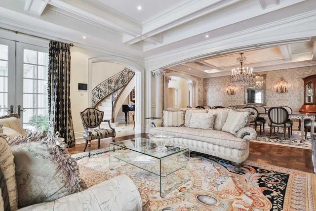2064 Lakeshore Rd, House detached with 5 bedrooms, 8 bathrooms and 12 parking in Oakville ON | Image 3