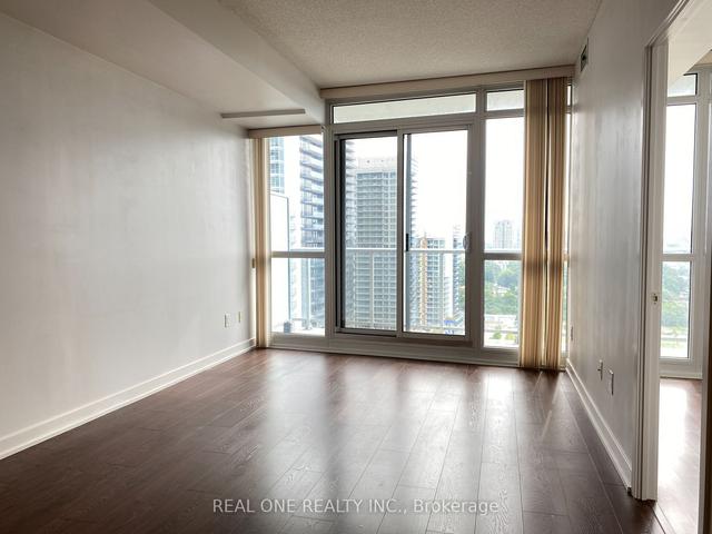 2710 - 121 Mcmahon Dr, Condo with 1 bedrooms, 1 bathrooms and 1 parking in Toronto ON | Image 2