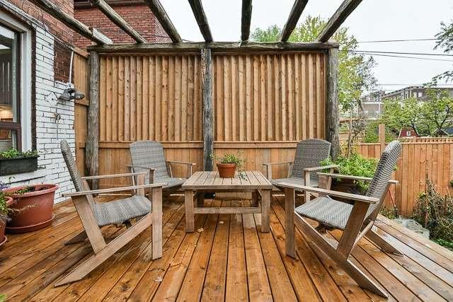 568 Gladstone Ave, House semidetached with 3 bedrooms, 2 bathrooms and 1 parking in Toronto ON | Image 9