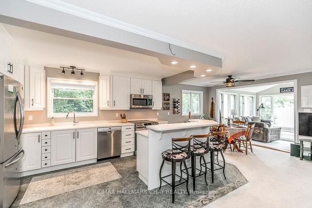 1069 Lakeshore Rd E, House detached with 3 bedrooms, 2 bathrooms and 8 parking in Oro Medonte ON | Image 8