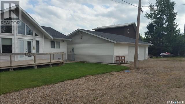 702 Aqualane Avenue, House detached with 3 bedrooms, 2 bathrooms and null parking in Aquadeo SK | Image 4