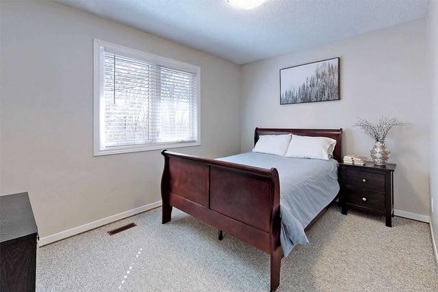 3307 Tallmast Cres, House semidetached with 4 bedrooms, 2 bathrooms and 4 parking in Mississauga ON | Image 7