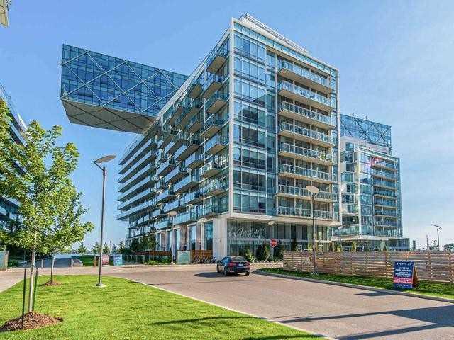 Th125 - 29 Queens Quay E, Townhouse with 2 bedrooms, 3 bathrooms and 1 parking in Toronto ON | Image 1